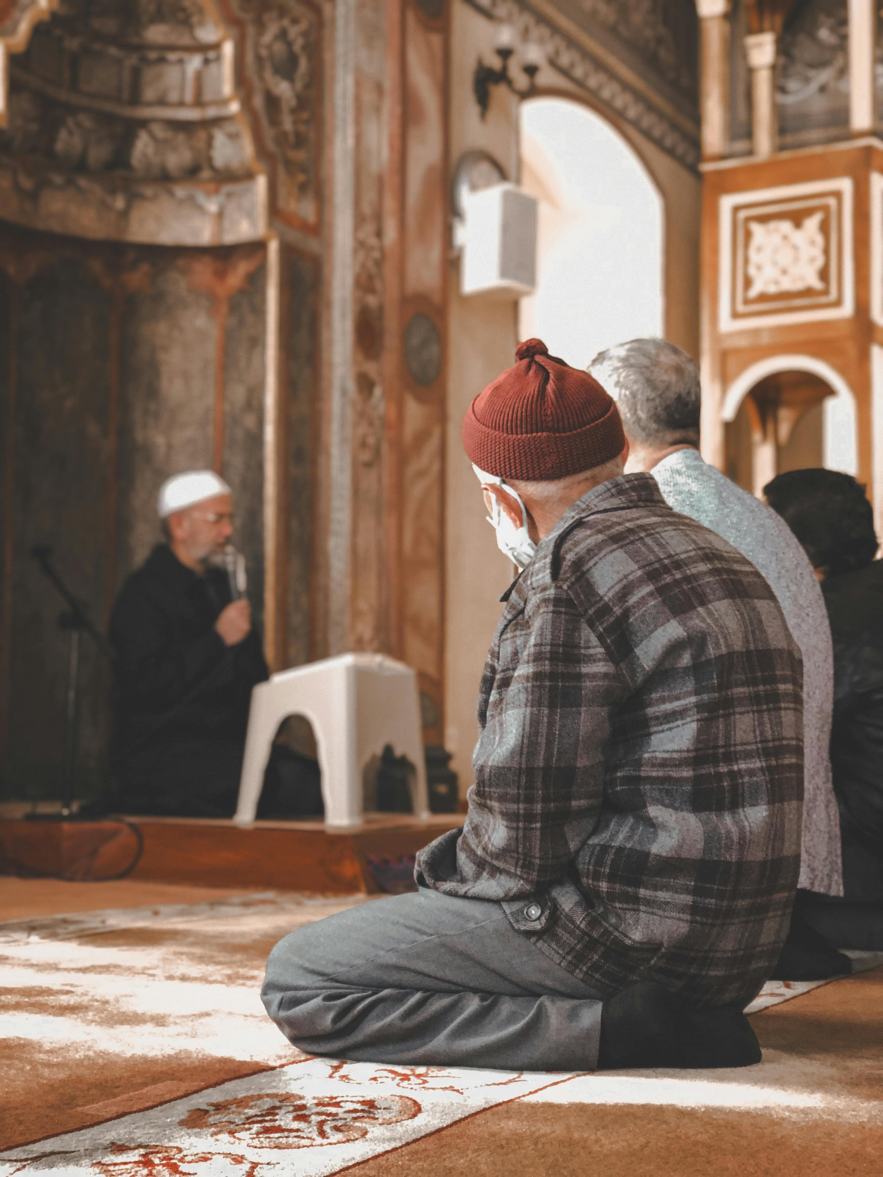 فقه الأقليات:
تطبيق الشريعة عالميًا